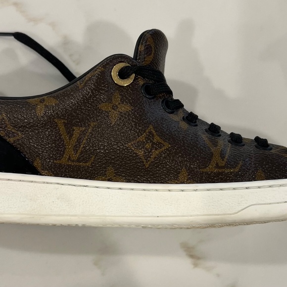 LV front row sneaker - Picture 6 of 14